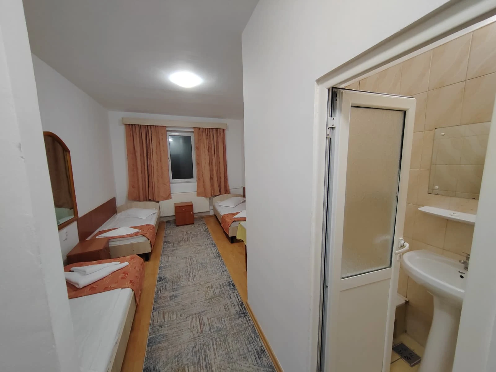 Imagine din Camera Triplă